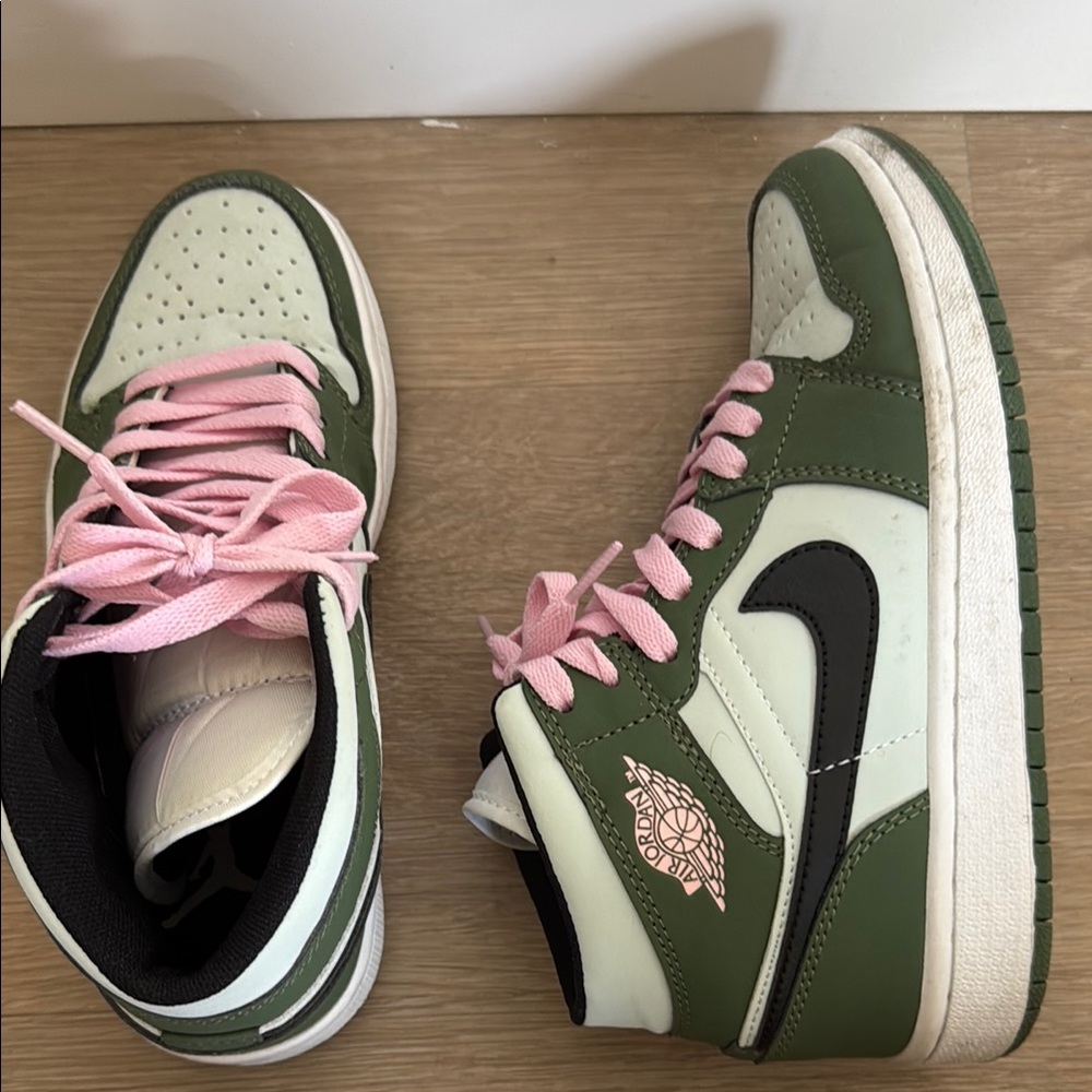 Jordan 1 Mid in green and pink